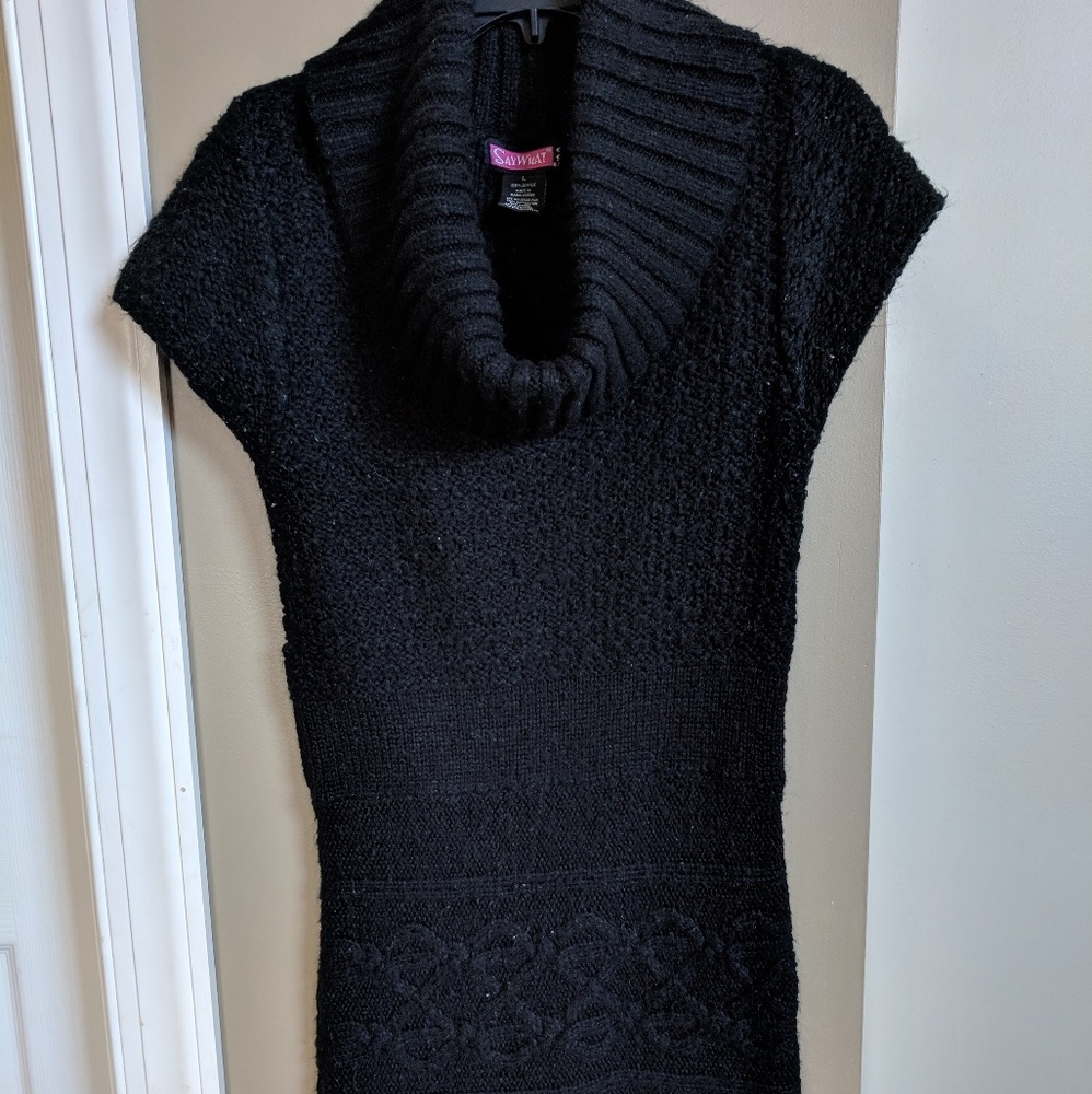 Short sleeve sweater